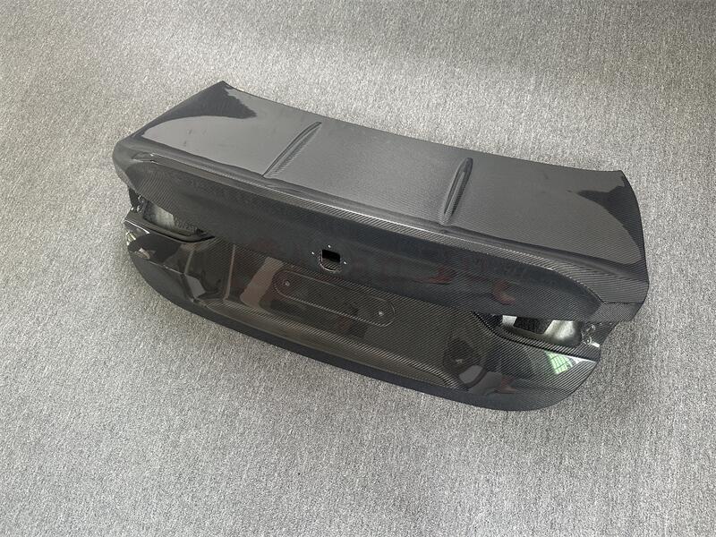 CSL Style carbon fiber rear trunk lid